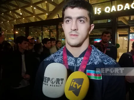 Avropa çempionatında 4 medal qazanan yunan-Roma güləşçiləri Vətənə qayıdıblar