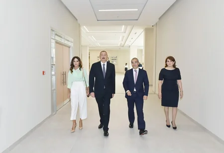 Prezident İlham Əliyev Bakıdakı 20 nömrəli məktəb-liseyin yeni binasının açılışında iştirak edib - YENİLƏNİB