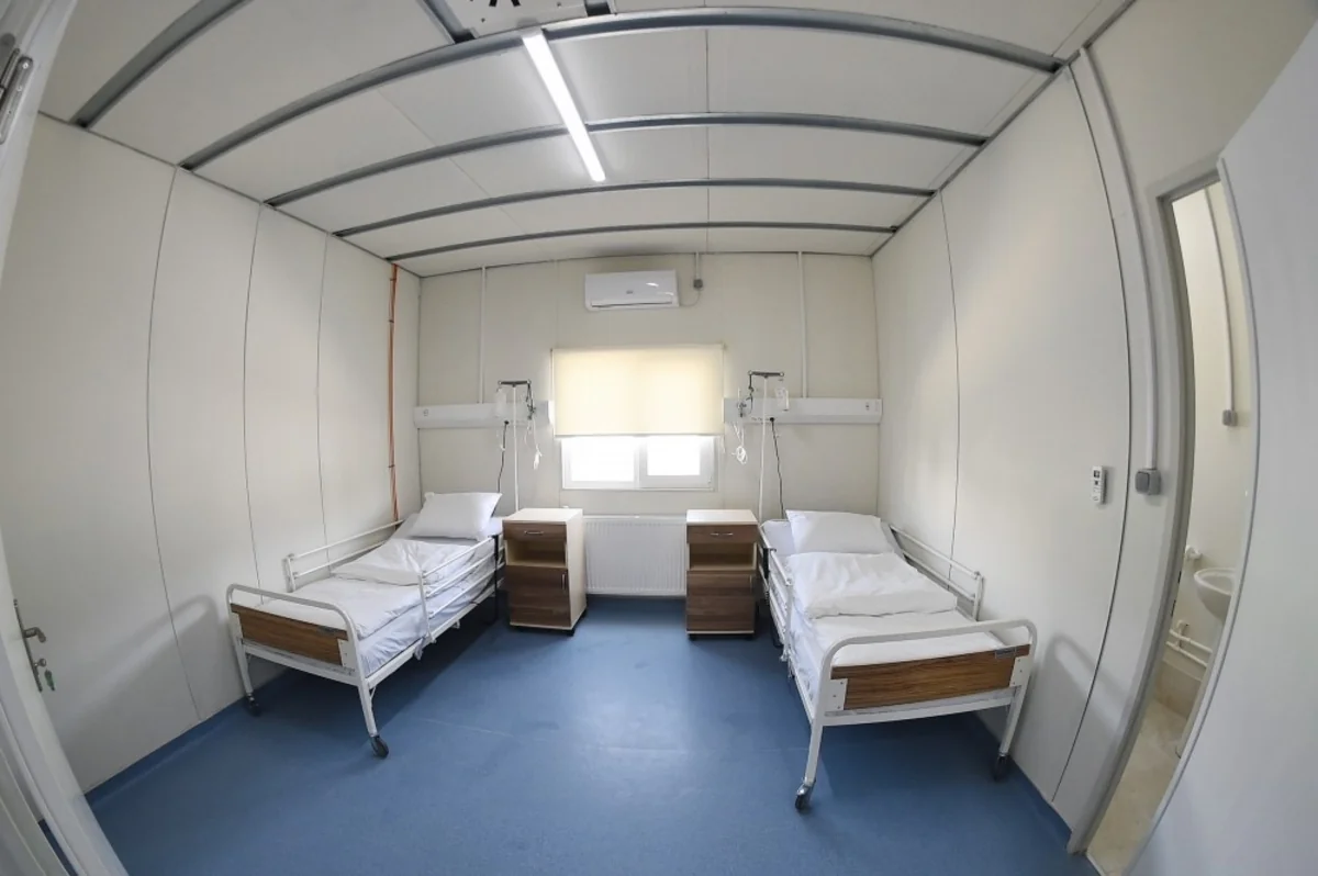 Yeni Klinikada ağır xəstələr müalicə alır