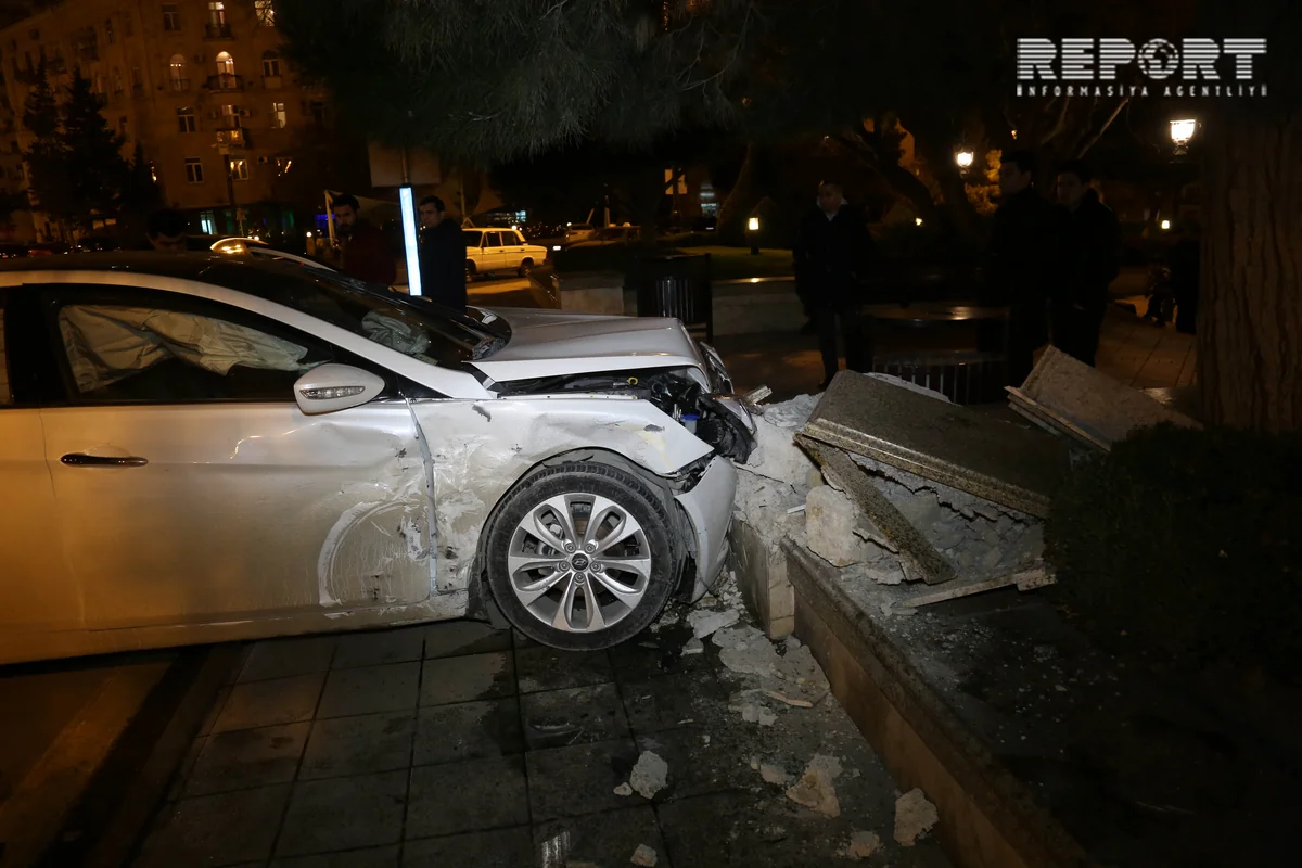 Bakıda kobud qayda pozuntusuna yol verən sürücü qəza törədib - FOTO