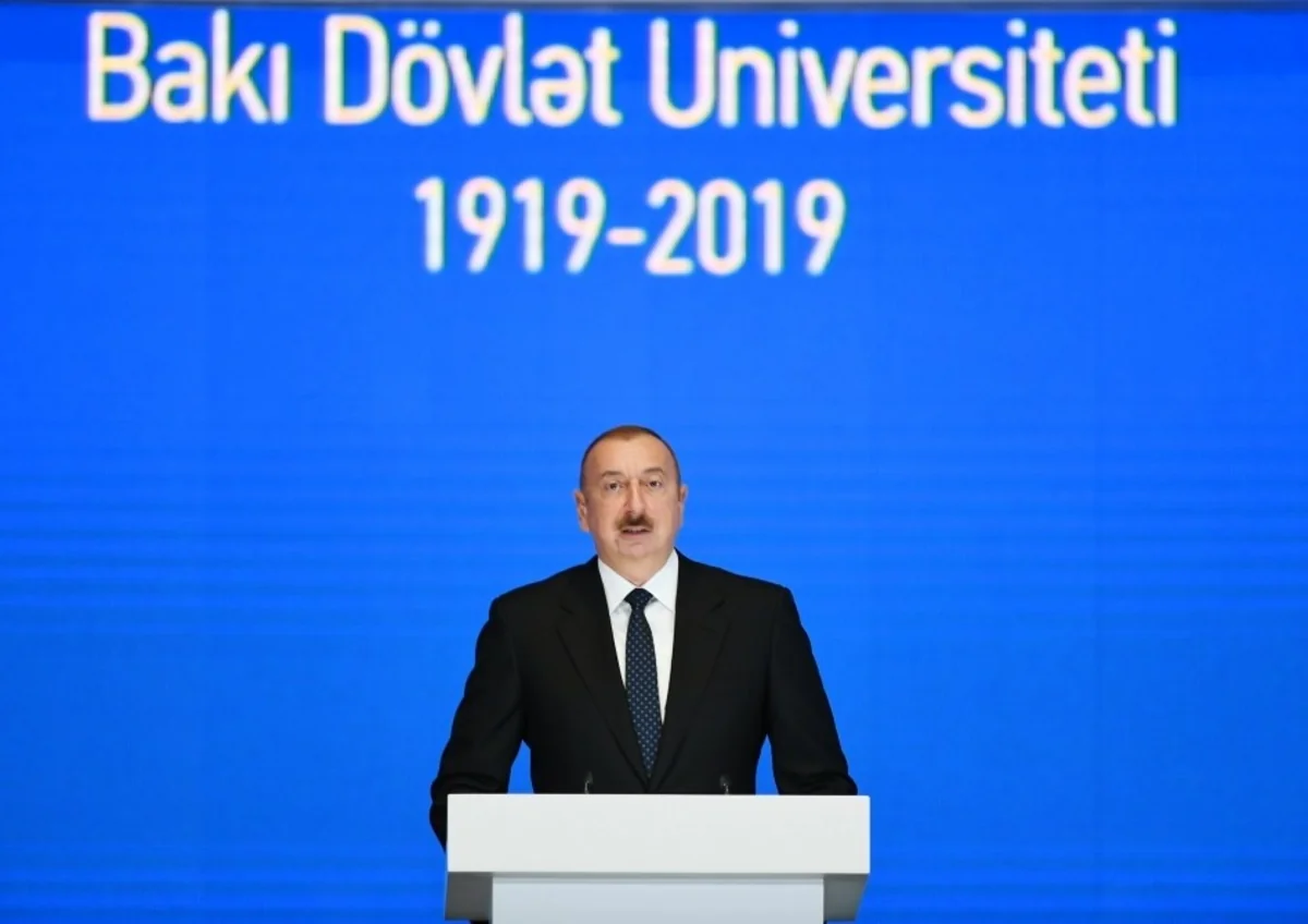 Dövlət başçısı: Gənclər milli ruhda, vətənpərvərlik ruhunda, ənənəvi dəyərlər əsasında tərbiyə almalıdırlar