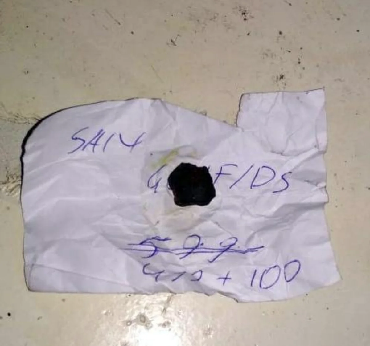 Azərbaycan gömrükçüləri avtomobildə narkotik vasitə aşkarlayıblar