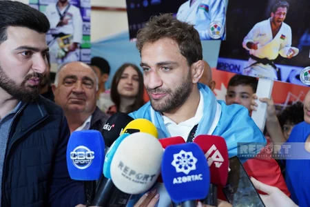 Dünya çempionu Hidayət Heydərov vətənə qayıdıb