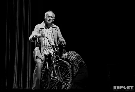 Fuad Poladovun “Azdrama”da sonuncu çıxışı - XATİRƏ FOTOREPORTAJI