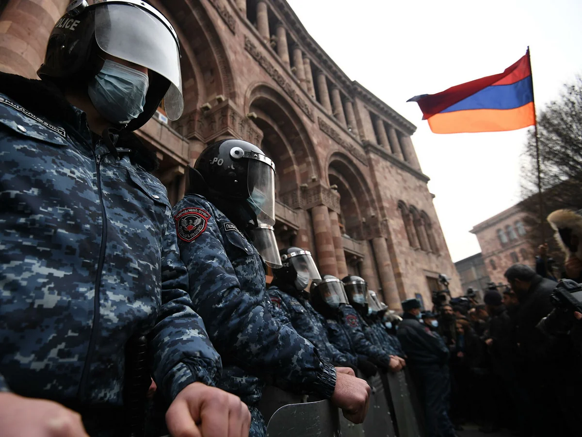 Перед зданием парламента Армении проходит акция протеста