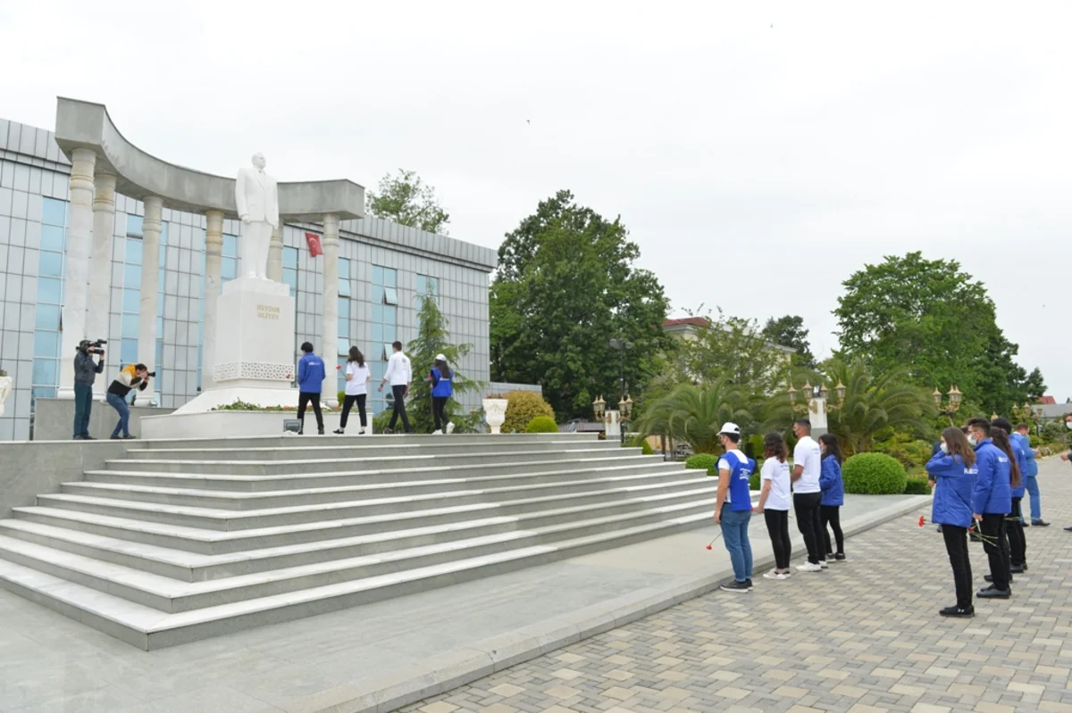 Lənkəranda ulu öndər Heydər Əliyevin xatirəsi anılıb