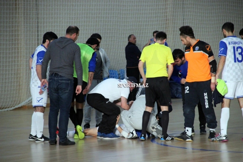 Azərbaycan çempionatının oyunu zamanı iranlı futzalçı huşunu itirib