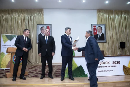 Oğuzda “Tütünçülük-2020: qarşıda duran vəzifələr” mövzusunda respublika müşavirəsi keçirilib