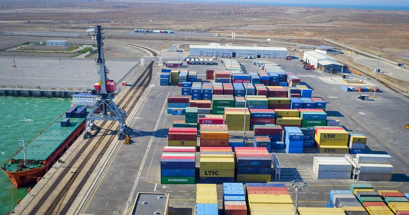 Cargo turnover at Baku port up by over 6% in first half of 2025