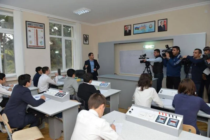Məktəblilərin olimpiadalara hazırlıq mərkəzinə mediatur təşkil olunub