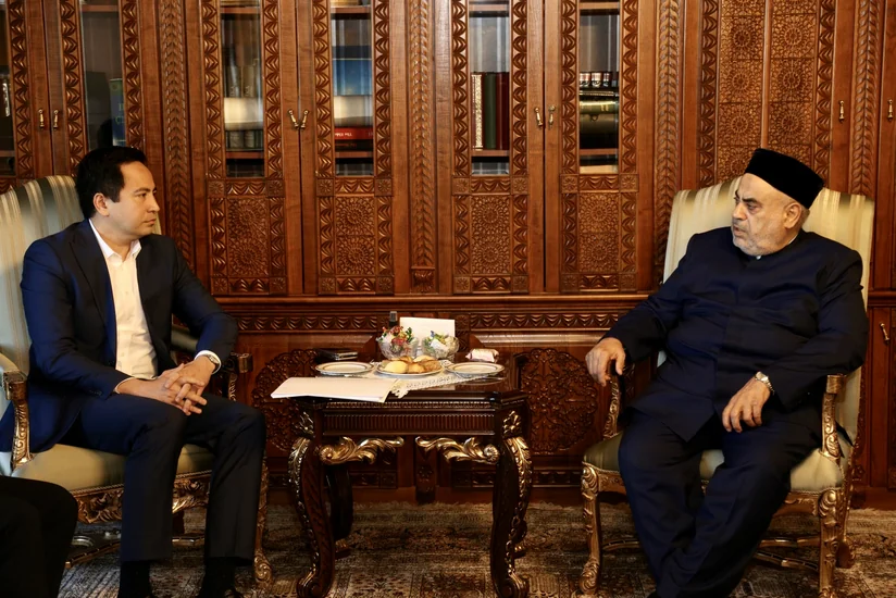 Allahşükür Paşazadə Qazaxıstanın Azərbaycandakı yeni səfiri ilə görüşüb