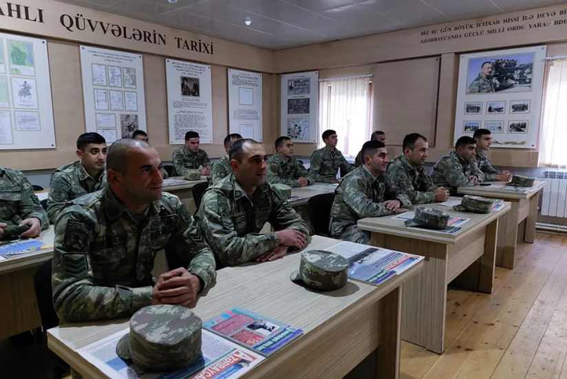 В армии Азербайджана проводятся занятия по общественно-политической подготовке