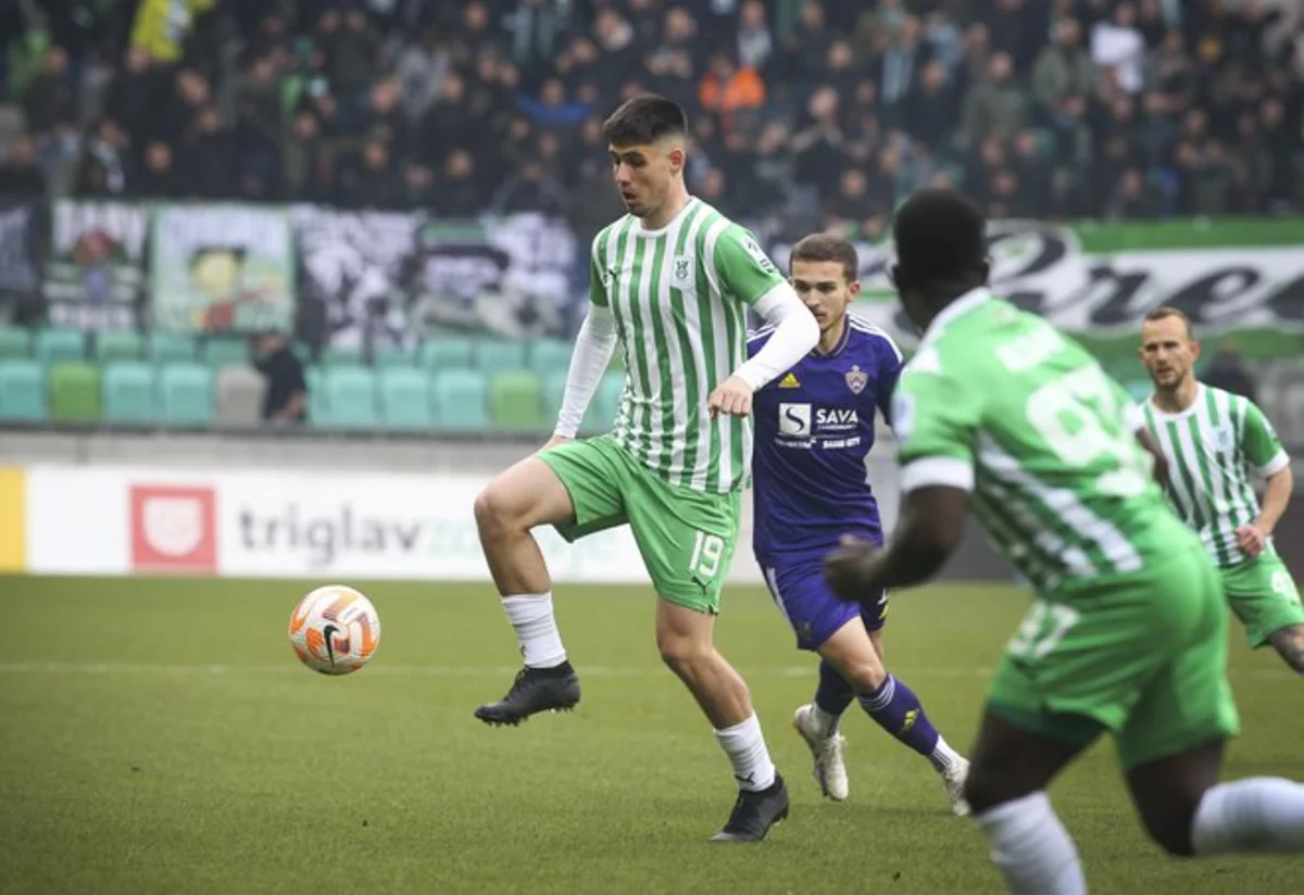 “Qarabağ”ın rəqibi futbolçusu ilə yollarını ayırdığını açıqlayıb