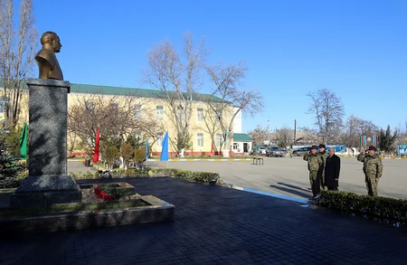 Müdafiə naziri “Açıq qapı” günündə Qusar rayonunda olub