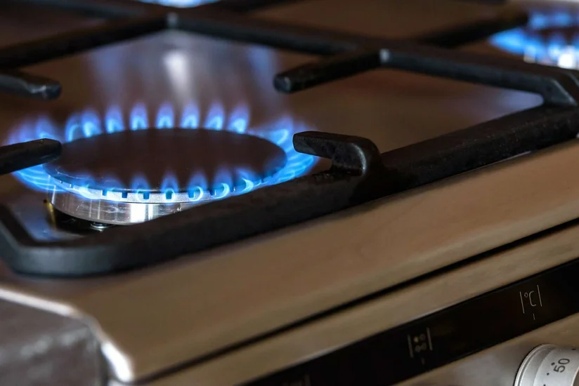 Жители бакинского поселка отравились угарным газом