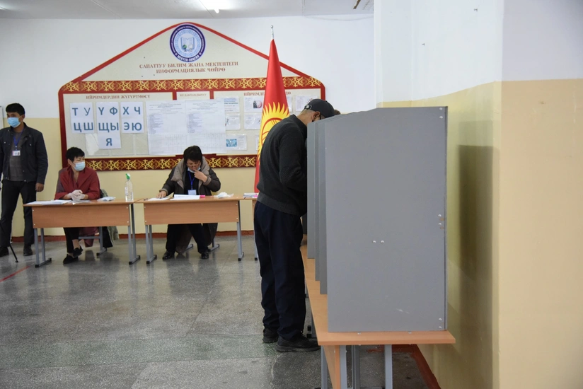 Qırğızıstanda seçkilər və referendum başa çatdı