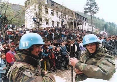Srebrenitsadakı soyqırımda Hollandiya hərbçilərinin iştirakı rəsmən təsdiqlənib