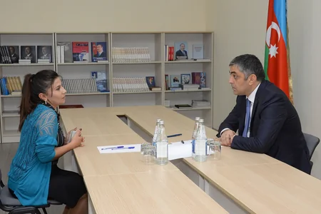 Nəqliyyat, rabitə və yüksək texnologiyalar naziri Naftalanda vətəndaşlarla görüşüb