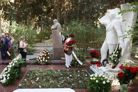 Bakıda Müslüm Maqomayevin xatirəsi anılıb