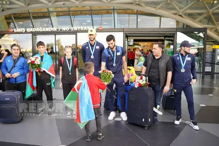 Avropa çempionatlarında 5 medal qazanan taekvondoçular Vətənə qayıdıb