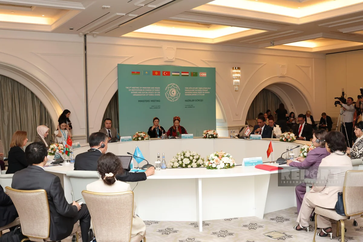 Özbəkistanlı nazir müavini: Xoşbəxt ailə qadınlar öz potensialını tam dərk etdikdə mümkün olur