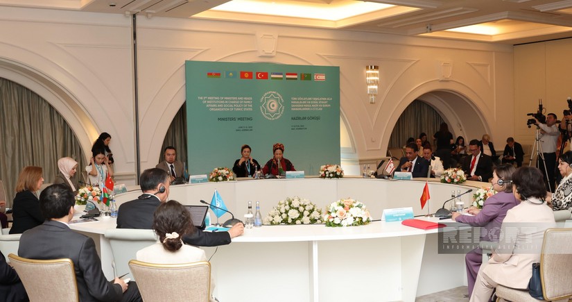 Özbəkistanlı nazir müavini: Xoşbəxt ailə qadınlar öz potensialını tam dərk etdikdə mümkün olur