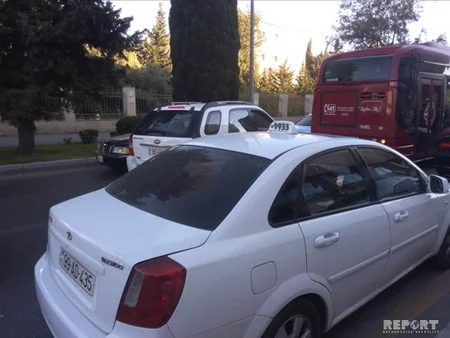 BakuBus avtobusunun iştirakı ilə qəza baş verib - FOTO