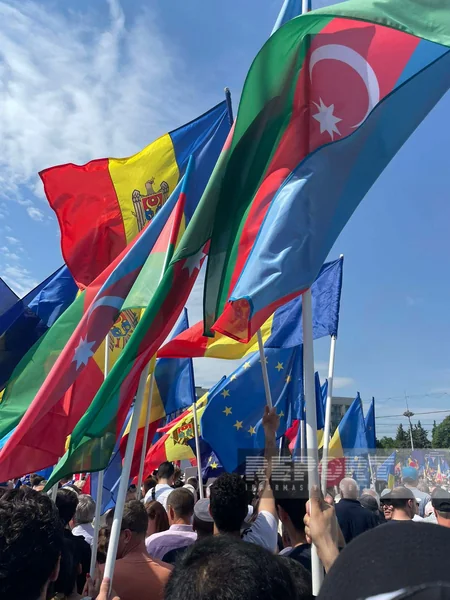 В Кишиневе проходит митинг в поддержку евроинтеграции Молдовы - ФОТОРЕПОРТАЖ