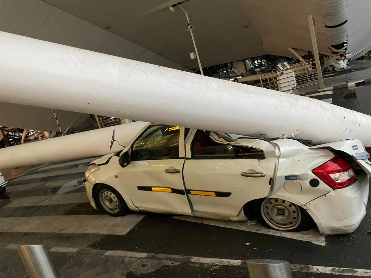 One dead as roof collapse smashes cars at Delhi airport