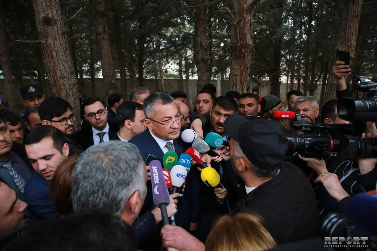 Qaçqınkom sədri yanğın baş verən əraziyə gəlib