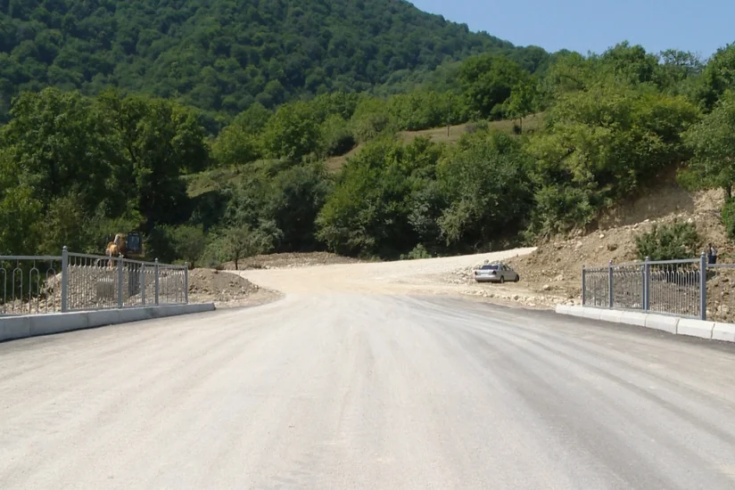 Qubada 5 istiqamətdə 36,4 kilometrlik yolun tikintisi yekunlaşır - VİDEO