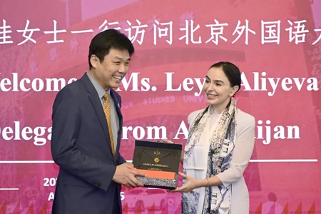 Leyla Aliyeva meets with students of Beijing Foreign Studies University