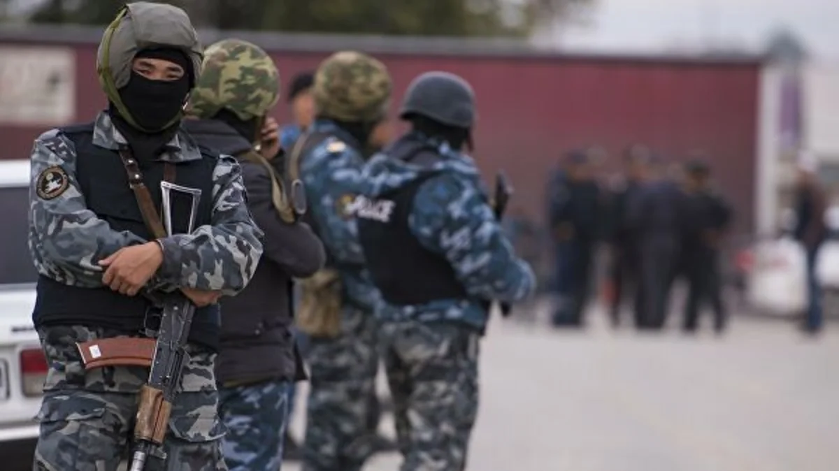 Tacikistanla sərhəddə baş verən toqquşmalara görə qırğızlar təxliyyə ediliblər