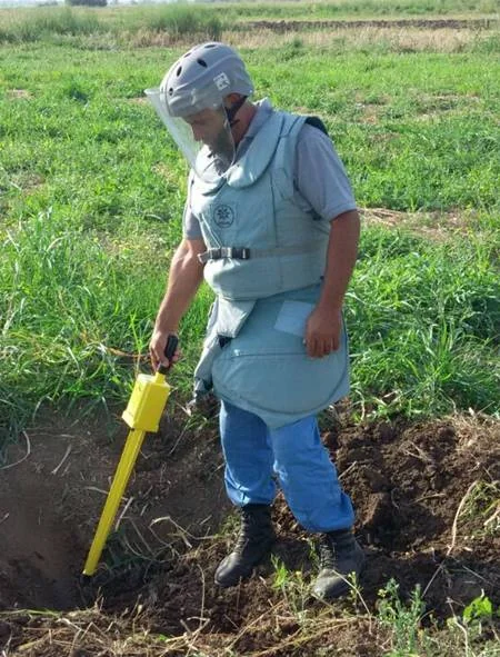 Ağdamda partlamış top mərmilərinin qalıqları aşkar edilib