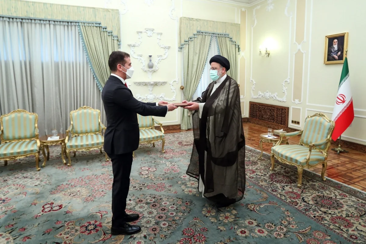 Azerbaijani ambassador presents his credentials to Iranian president