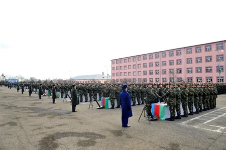 Azərbaycan əsgərləri təntənəli surətdə hərbi and içiblər