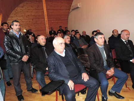 Kənd təsərrüfatı naziri Ağsuda vətəndaşlarla görüşüb