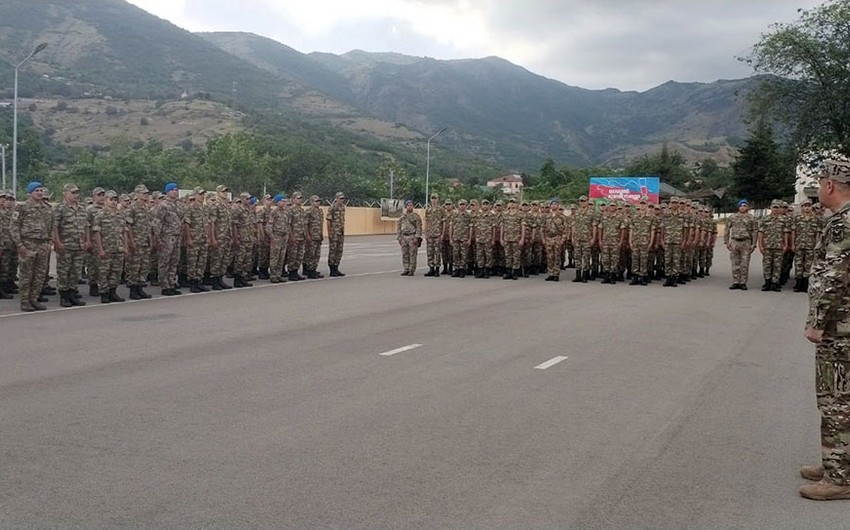 Azərbaycan Ordusunda hərbi vəzifəlilərin təlim toplanışı davam edir