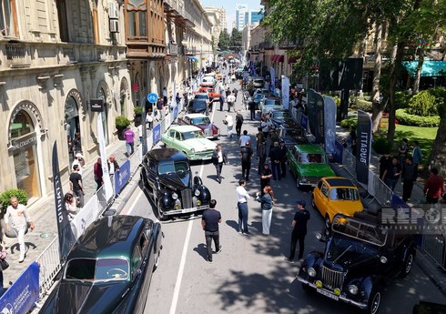 Rusiyalı qonaq: Nostalji hisslər yaşamaq, müasir maşınları görmək üçün belə sərgi çox faydalıdır