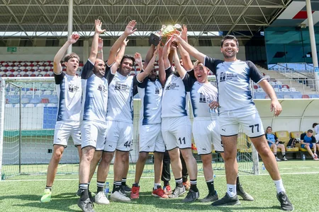 Şahmatçıların futbol matçında 14 qol vurulub