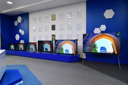 President Ilham Aliyev, President Shavkat Mirziyoyev view activity of Technopark LLC in Tashkent