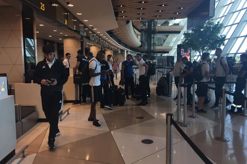 Qarabağ Çelsi ilə qarşılaşma üçün Londona yola düşüb