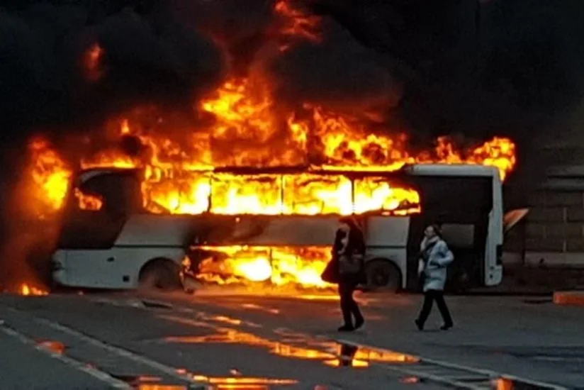 В Санкт-Петербурге дотла сгорел туристический автобус