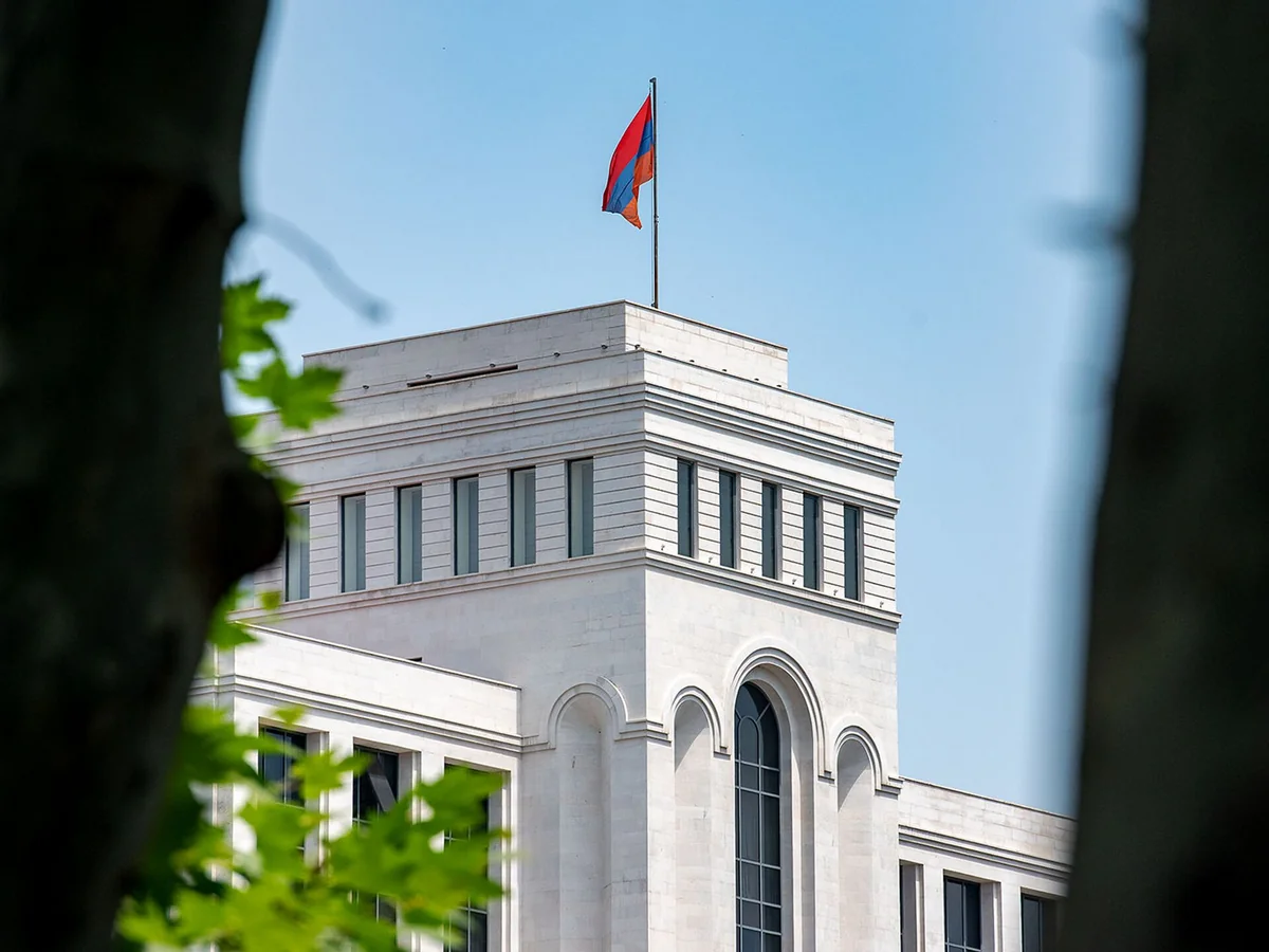 МИД Армении передаст девять служебных автомобилей зарубежным посольствам