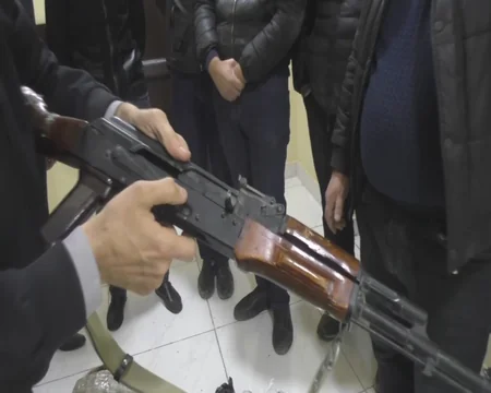Göyçayda silahlı narkotacir saxlanılıb, ondan külli miqdarda narkotik götürülüb