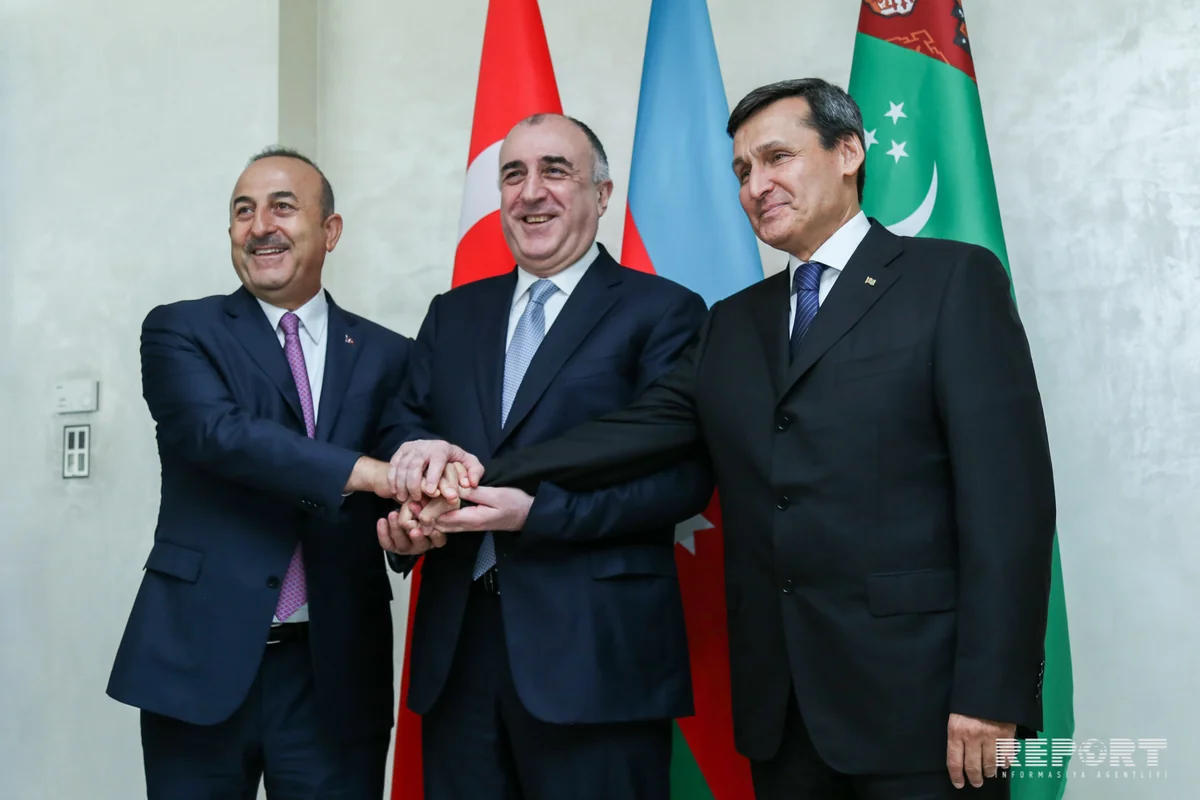 Bakıda Azərbaycan, Türkiyə və Türkmənistan XİN başçılarının görüşü başlayıb