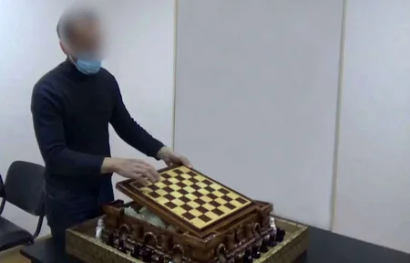 Azərbaycan gömrüyü şahmat lövhəsindən külli midarda narkotik vasitə aşkar edib