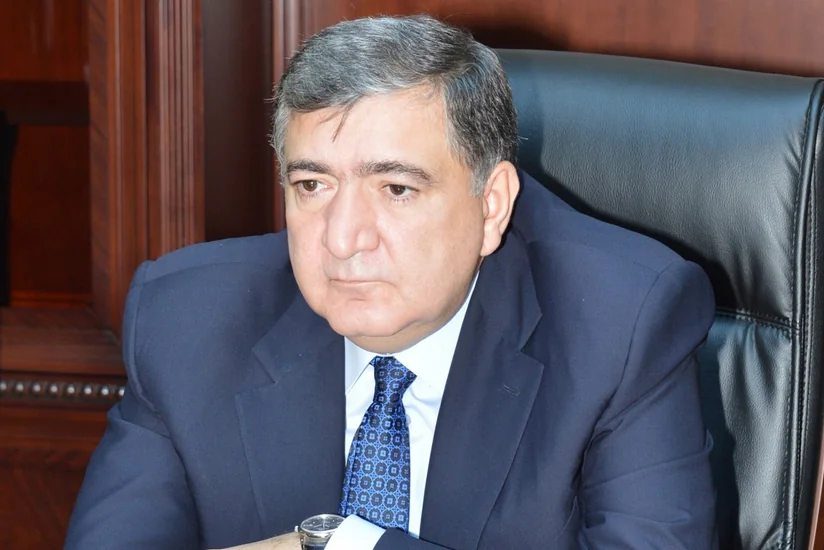 Vergilər naziri ədliyyə müşavirini vəzifədən azad edib