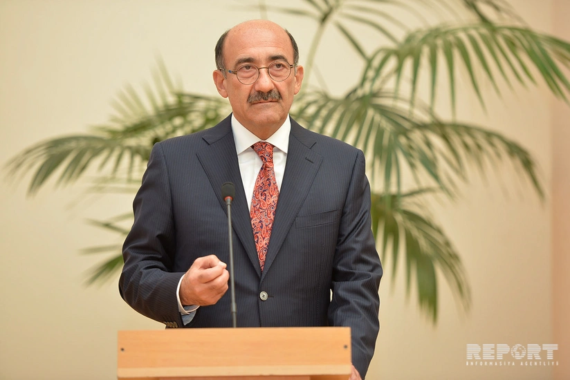 Əbülfəs Qarayev bəzi aktyorların Milli Şuranın mitinqinə qatılmasına münasibət bildirib