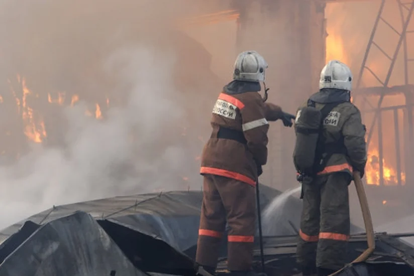 Rusiyada neft quyusunda yanğın olub, 8 nəfər xəsarət alıb